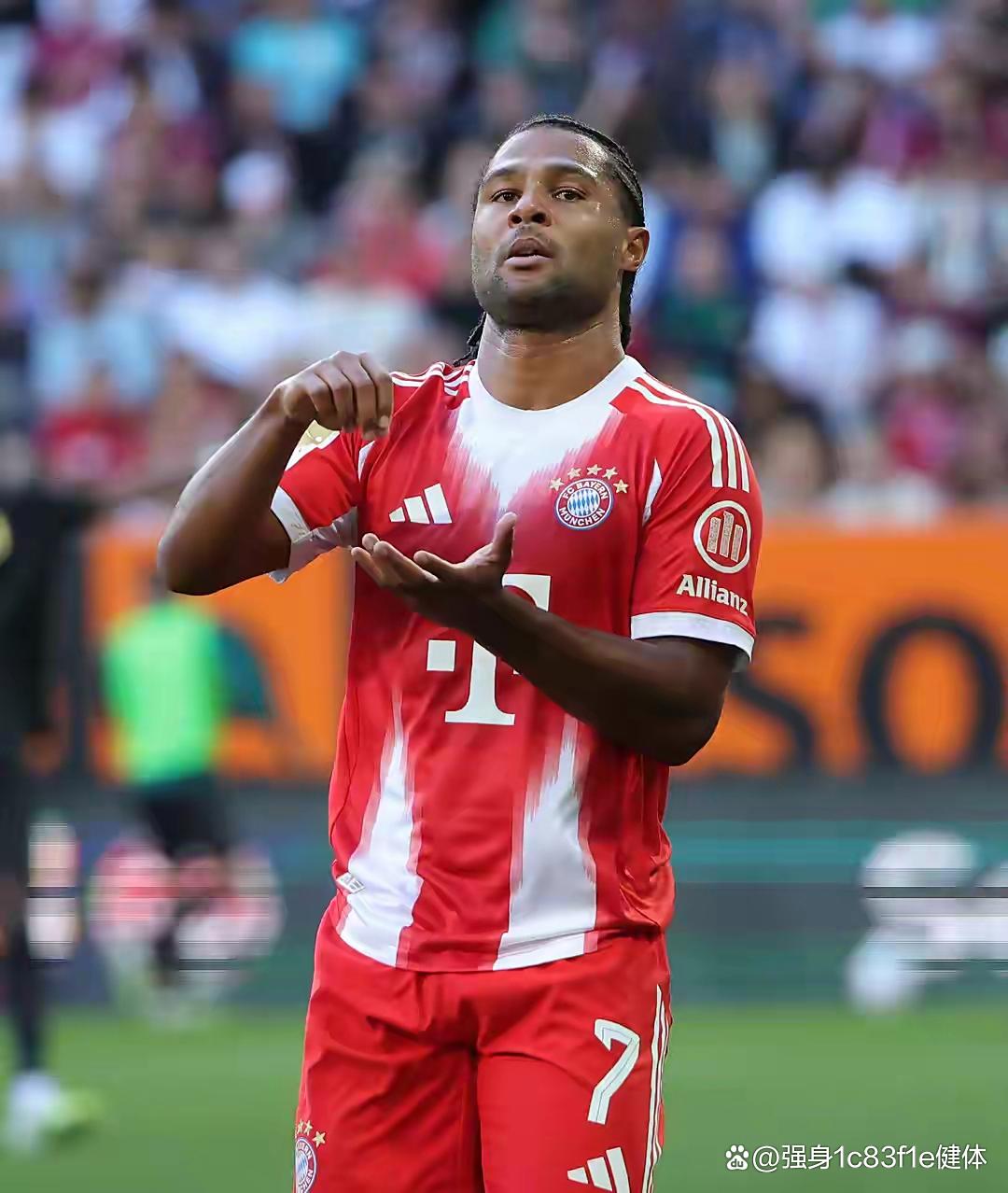 问鼎娱乐- 萨拉赫祝贺德约科维奇夺冠 